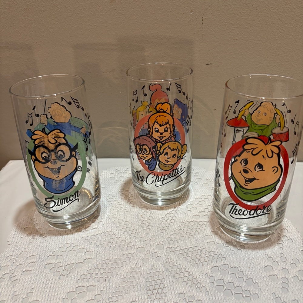 Simon, Theodore and The Chipettes Glass Tumblers!! Vintage 1985